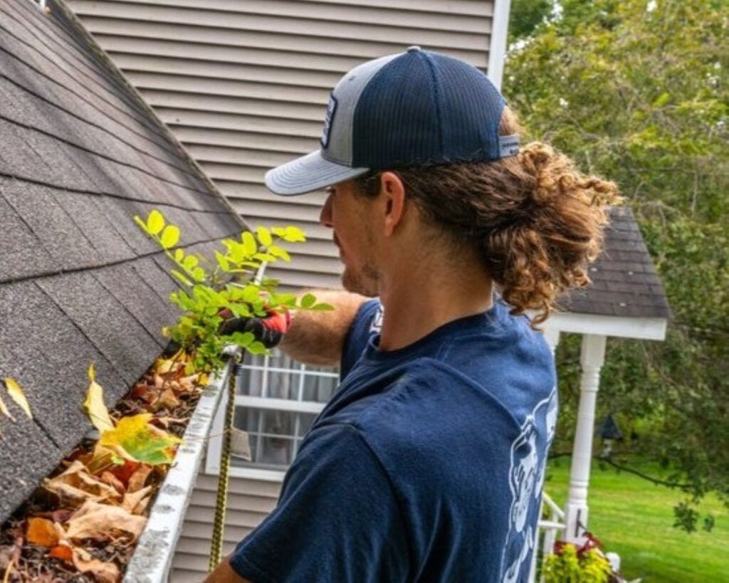 Gutter Cleaning in Saskatoon. Call Comet Window Cleaning Today